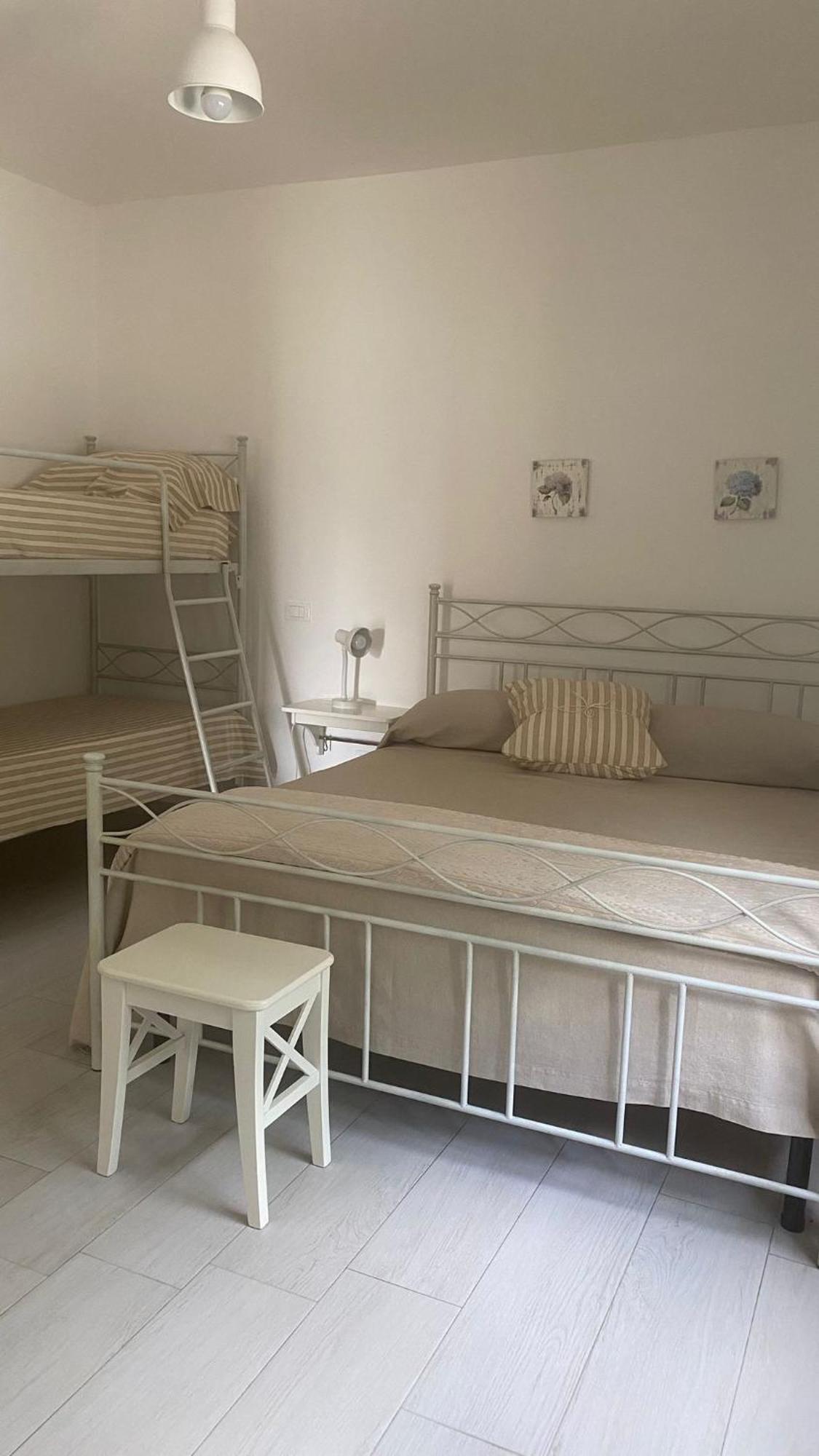 Pinula Bed & Breakfast Maruggio Room photo